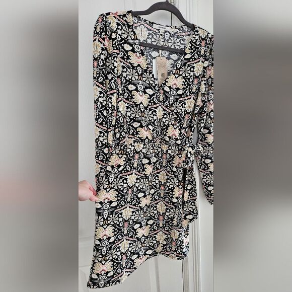 Nwt Floral Black and Cream Dress - Picture 3 of 5